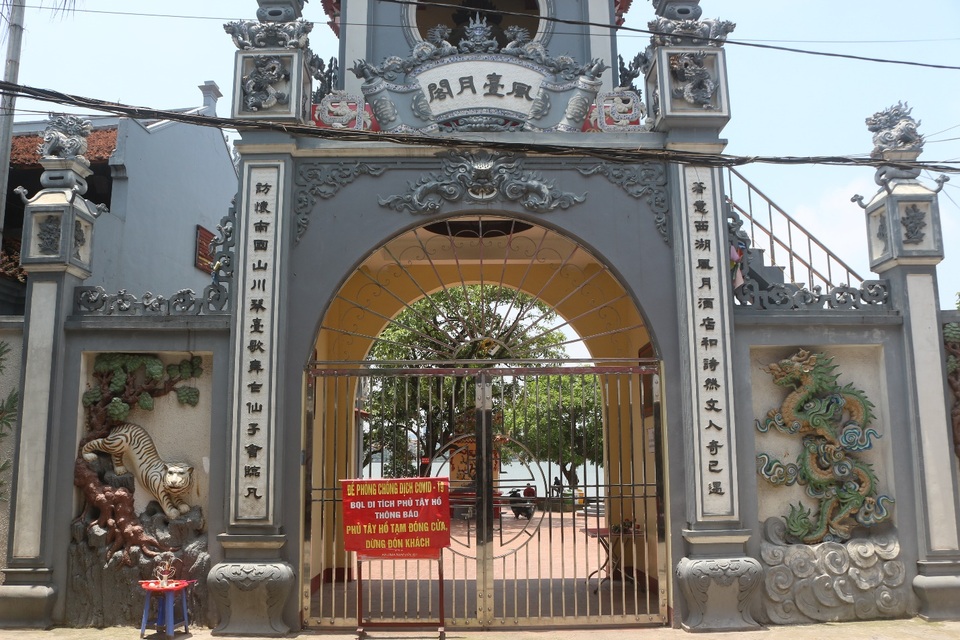Hà Nội: Hàng loạt đền chùa, khu di tích đóng cửa phòng dịch Covid-19 - 11 Hà Nội: Hàng loạt đền chùa, khu di tích đóng cửa phòng dịch Covid-19 - 11