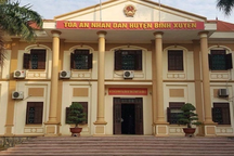 Bị bắt vì quay phim hoạt động của tòa án, phát trực tiếp lên Facebook