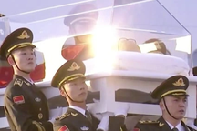 Máy bay đưa linh cữu ông Giang Trạch Dân tới Bắc Kinh