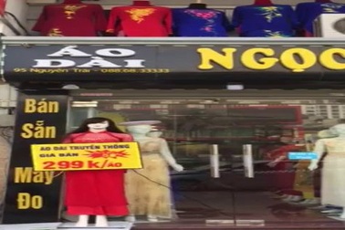 Rộ mốt manocanh quay tay, hàng cháo lòng cũng mua về hút khách