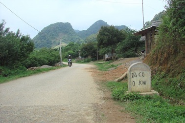 Gặp công an đi tuần, hai đối tượng bỏ lại 17kg heroin