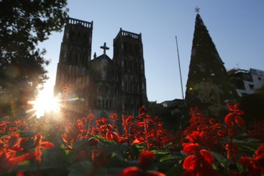 Các nhà thờ ở Hà Nội trang hoàng đón Noel 2019