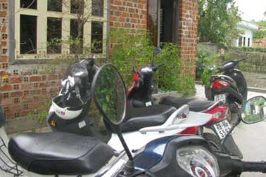 Đầu năm “trẩy hội” xem... bói 