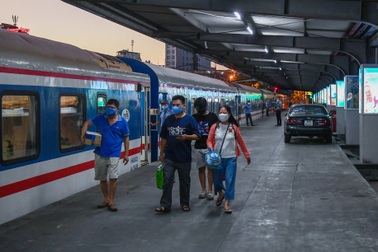 Đường sắt dừng 2.300 đoàn tàu, thua lỗ nặng, nguy cơ "trắng tay" vốn sở hữu