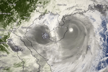 Bão Yagi giảm 2 cấp, cách Quảng Ninh 300km