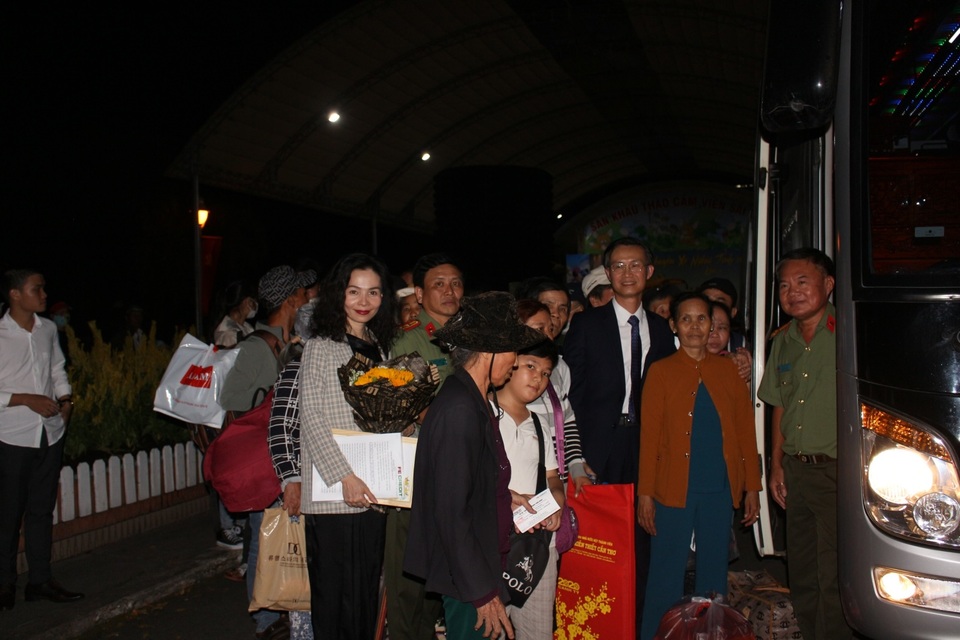 FE CREDIT hoàn thành ước nguyện “Tết đoàn viên” cho người lao động xa quê - 5