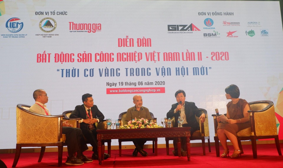 “Té nước theo mưa”, bất chấp đại dịch, chủ đầu tư vẫn tăng giá nhà - 3 “Té nước theo mưa”, bất chấp đại dịch, chủ đầu tư vẫn tăng giá nhà - 3