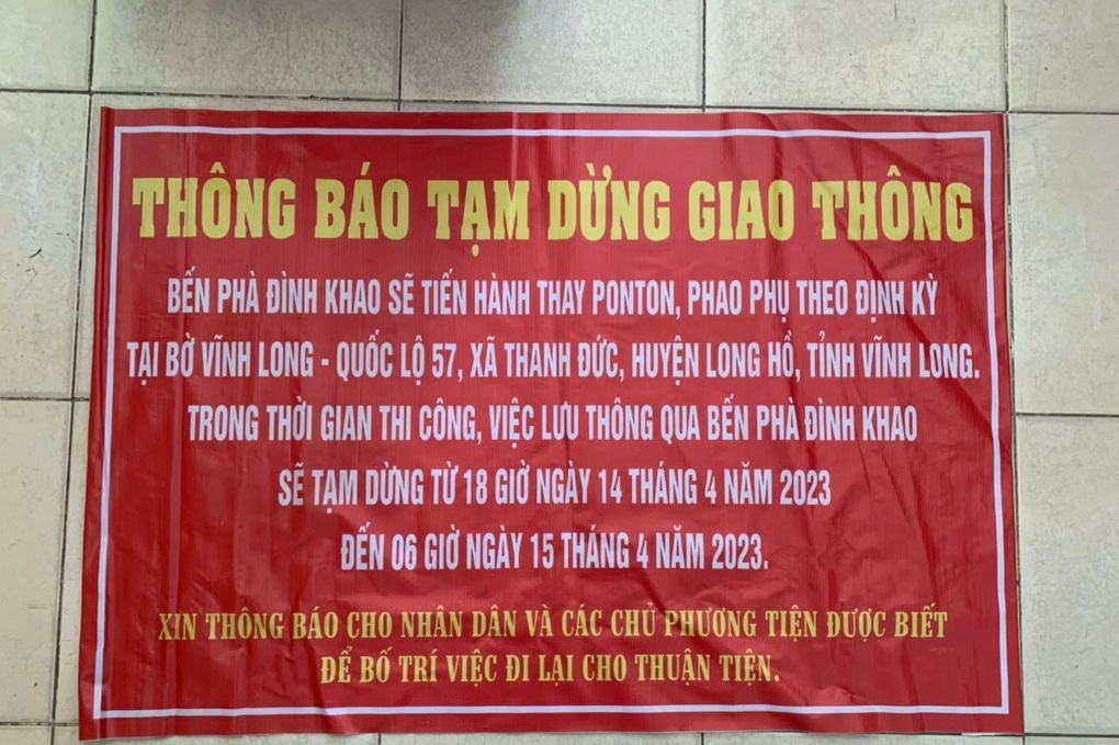 Bến phà nối Vĩnh Long và Bến Tre tạm dừng hoạt động 12 giờ - 1 Bến phà nối Vĩnh Long và Bến Tre tạm dừng hoạt động 12 giờ - 1
