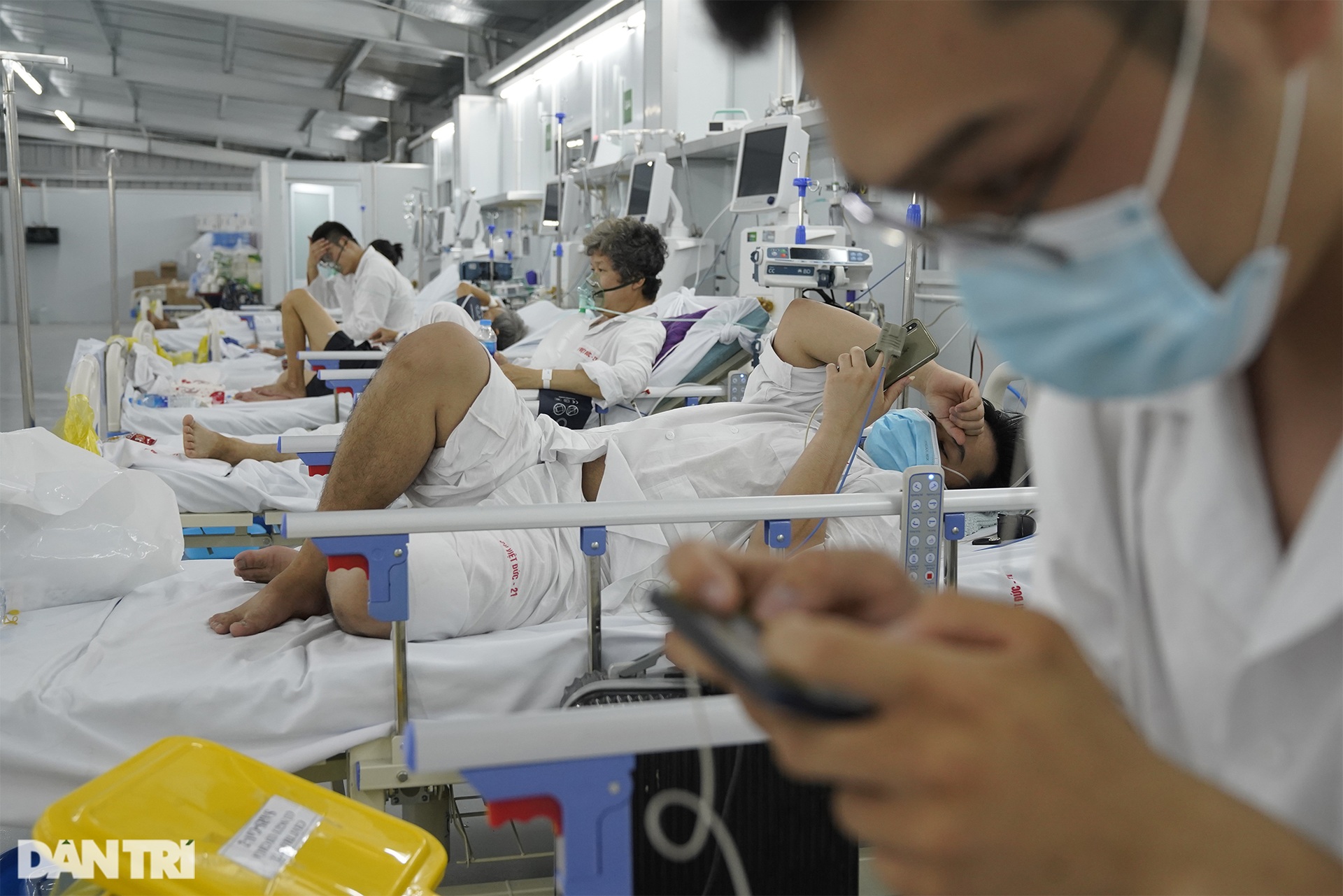Bên trong bệnh viện dã chiến xây cấp tốc trên đầm lầy vừa đi vào hoạt động - 8 Bên trong bệnh viện dã chiến xây cấp tốc trên đầm lầy vừa đi vào hoạt động - 8