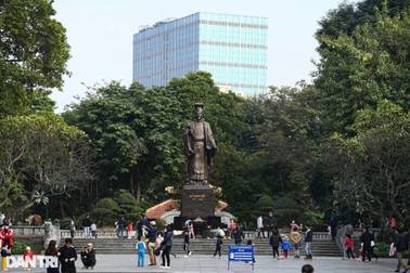 Vườn hoa Lý Thái Tổ có 100 cây xanh, không di dời cây có giá trị và cổ thụ