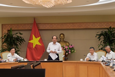 Tranh cãi việc khách sạn 5 sao phải có giấy phép mới được bán rượu