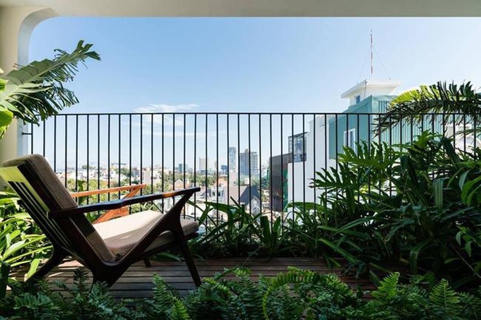 Nhà phố Vũng Tàu có mặt tiền “vườn chồng vườn” độc đáo - 14