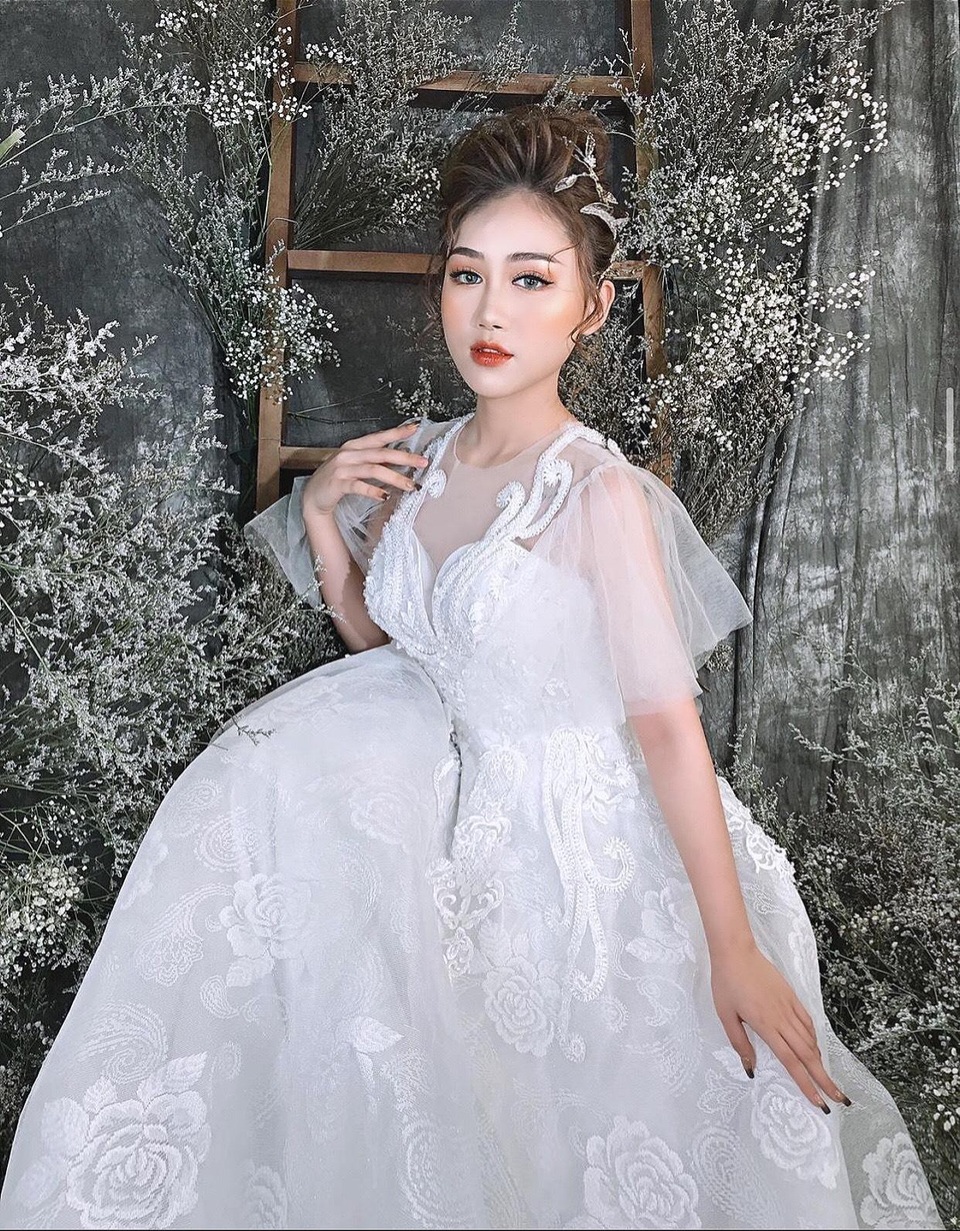Nàng thơ trường Ngoại ngữ đốn tim dân mạng với nét đẹp ngọt ngào - 4 Nàng thơ trường Ngoại ngữ đốn tim dân mạng với nét đẹp ngọt ngào - 4
