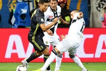 C.Ronaldo nối dài chuỗi trận tịt ngòi, Juventus nhọc nhằn giành 3 điểm