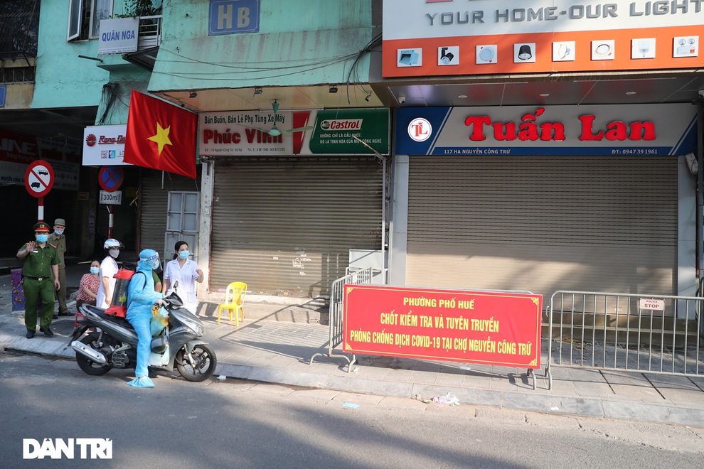 Phong tỏa nhiều điểm trên phố trung tâm Hà Nội liên quan ca dương tính mới - 9 Phong tỏa nhiều điểm trên phố trung tâm Hà Nội liên quan ca dương tính mới - 9