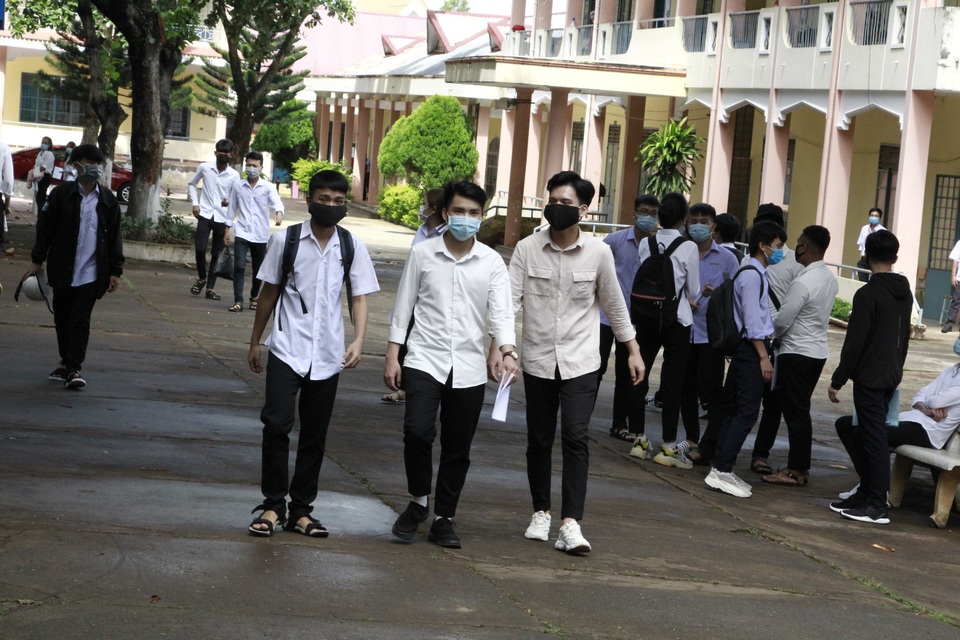 “Niềm tin cho ta sức mạnh” vào đề Ngữ văn, thí sinh phấn khởi sau môn đầu - 8 “Niềm tin cho ta sức mạnh” vào đề Ngữ văn, thí sinh phấn khởi sau môn đầu - 8