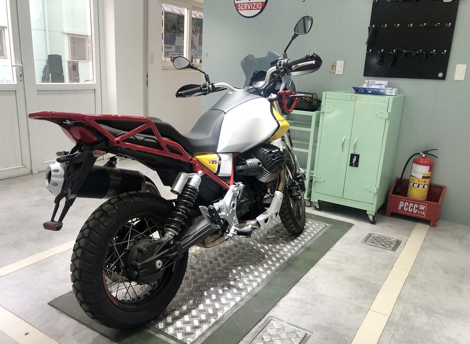 Hé lộ hai mẫu Aprilia và Moto Guzzi chính hãng đầu tiên tại Việt Nam - 18 Hé lộ hai mẫu Aprilia và Moto Guzzi chính hãng đầu tiên tại Việt Nam - 18