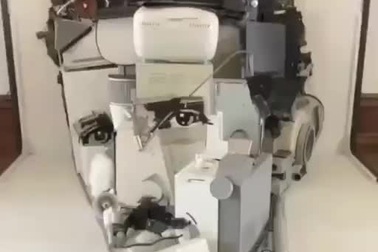 Bức chân dung cực độc đáo được tạo nên nhờ nghệ thuật sắp đặt