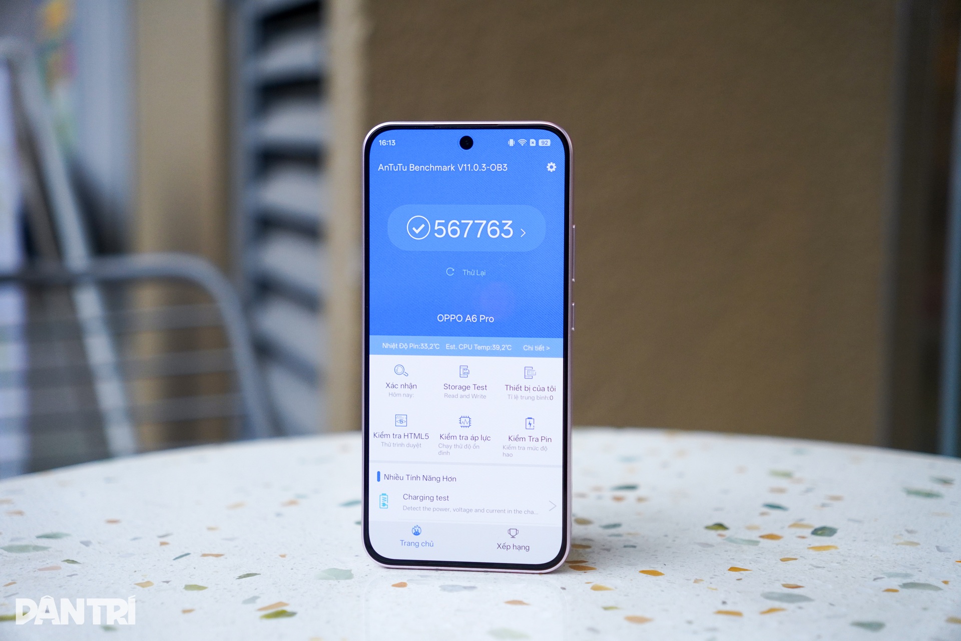 OPPO A6 Pro Test: Schlankes und leichtes Design, starker Akku, eingeschränkte Kamera – 8 Đánh giá OPPO A6 Pro: Thiết kế mỏng nhẹ, pin khỏe, camera còn hạn chế - 8