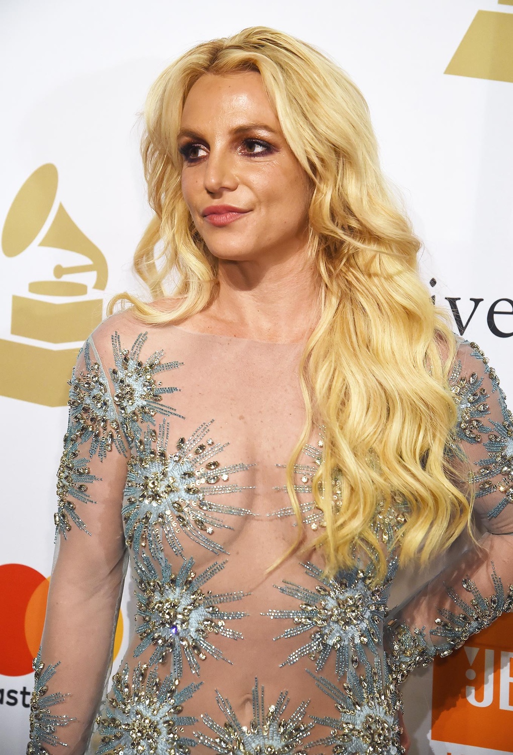Britney Spears hàn gắn với hai con trai, sắp hợp tác với The Weeknd? - 2 Britney Spears hàn gắn với hai con trai, sắp hợp tác với The Weeknd? - 2