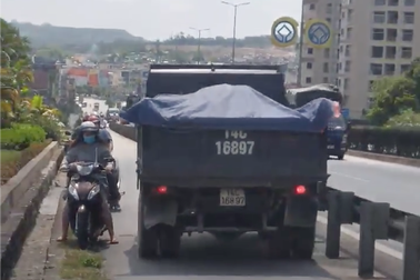 Tài xế ngang ngạnh lái xe đi ngược chiều trên cầu Bãi Cháy