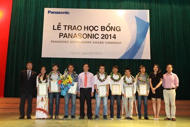 Panasonic trao học bổng toàn phần đại học cho các sinh viên khó khăn