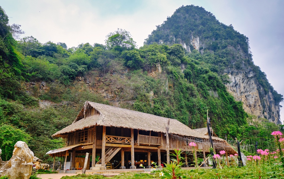 Thẳm Nàng Màn, hang động đá vôi triệu năm ở miền Tây xứ Nghệ - 1 Thẳm Nàng Màn, hang động đá vôi triệu năm ở miền Tây xứ Nghệ - 1