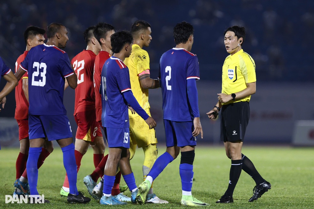 HLV Nepal: Đội tuyển Việt Nam hoàn toàn có thể thắng 6-1 - 2 HLV Nepal: Đội tuyển Việt Nam hoàn toàn có thể thắng 6-1 - 2