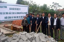 Khởi công xây dựng nhà cho em Trần Thị Tân 