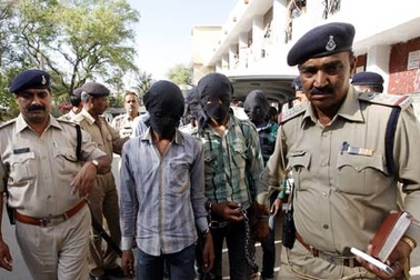 Ấn Độ bỏ tù chung thân 6 nam giới hãm hiếp du khách Thụy Sĩ