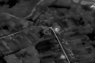 Nga thả bom tấn công lực lượng Ukraine ở vùng Kursk