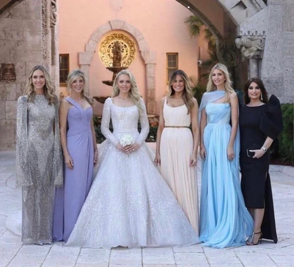 Tranh cãi chuyện Ivanka Trump cắt chị dâu tương lai ra khỏi ảnh - 1 Tranh cãi chuyện Ivanka Trump cắt chị dâu tương lai ra khỏi ảnh - 1