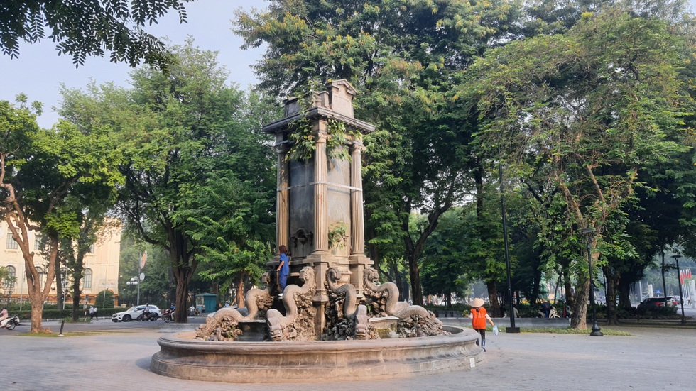 Khi vườn hoa công viên bị chê - 2