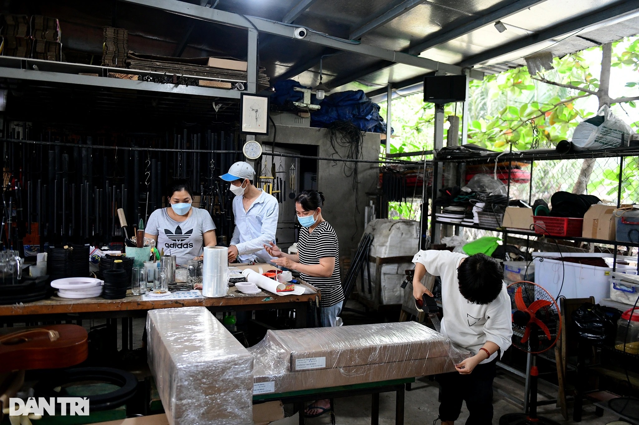 Chàng kỹ sư IT bỏ nghề, chế tạo chuông gió nhạc thiền từ kim loại vô tri - 4 Chàng kỹ sư IT bỏ nghề, chế tạo chuông gió nhạc thiền từ kim loại vô tri - 4