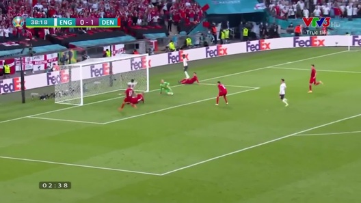 Pha phản lưới nhà của Kjaer giúp Anh gỡ hòa trước Đan Mạch