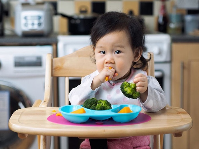 Tùy vào điều kiện mà bạn quyết định loại ghế tập ăn nào cho phù hợp. Ảnh minh họa