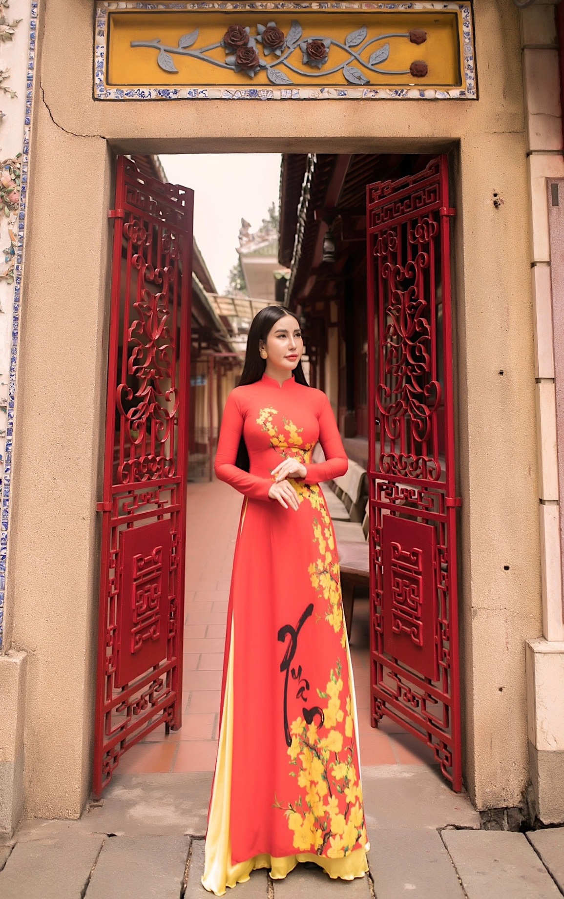 Hoa hậu Hải My duyên dáng với áo dài - 2 Hoa hậu Hải My duyên dáng với áo dài - 2
