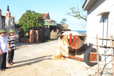 Chuyện xúc động về vị trưởng thôn “cắt” nhà ở, hiến đất làm đường