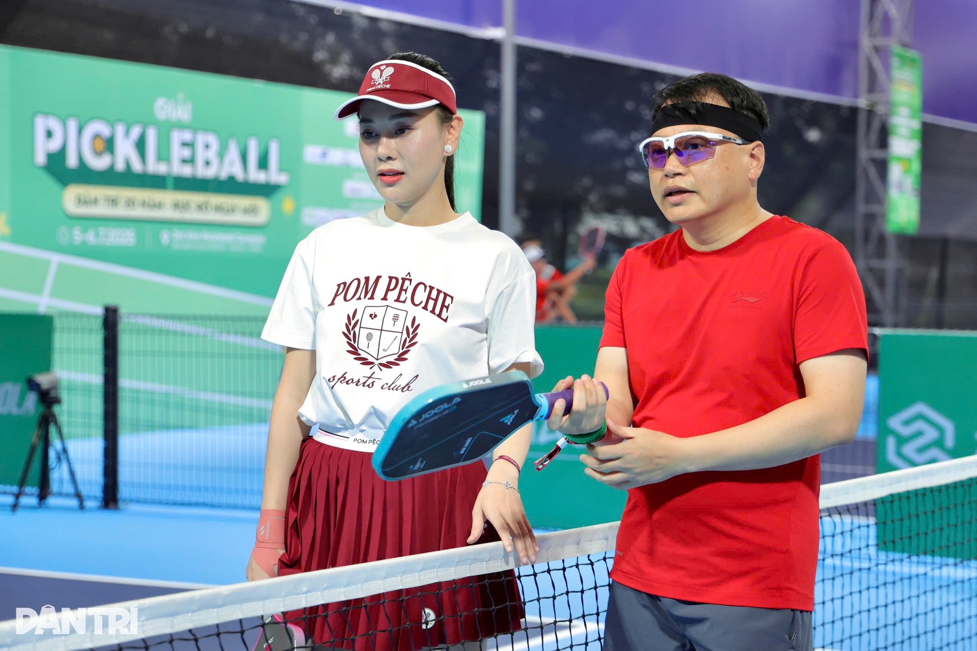 Phương Oanh - Shark Bình đấu máu lửa, gây sốt ở giải pickleball Dân trí - 13 Phương Oanh - Shark Bình đấu máu lửa, gây sốt ở giải pickleball Dân trí - 13