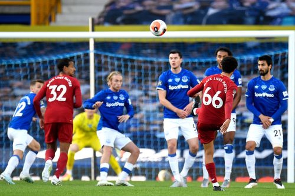 Everton 0-0 Liverpool: Một điểm may mắn của The Kop - 7 Everton 0-0 Liverpool: Một điểm may mắn của The Kop - 7