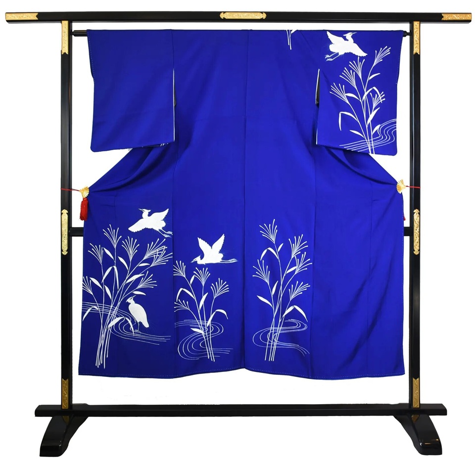 Chiêm ngưỡng họa tiết 4 mùa tuyệt sắc của kimono Nhật Bản - 17 Chiêm ngưỡng họa tiết 4 mùa tuyệt sắc của kimono Nhật Bản - 17