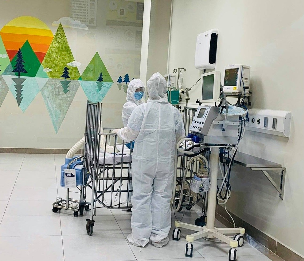 Cứu sống bé 9 tháng tuổi người Nhật chấn thương sọ não do ngã sofa - 1