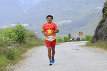 Ông Đoàn Ngọc Hải tiếp tục giành thêm huy chương ở giải marathon