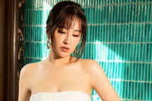 Mai Phương Thúy mặc gợi cảm, khoe dáng bốc lửa sau khi giảm cân thành công