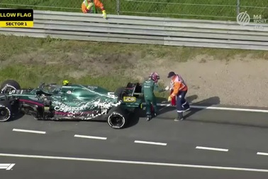 Xe đua của Vettel gặp sự cố tại giải Hà Lan Grand Prix.