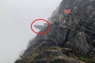 "Phượt thủ" trượt chân, rơi từ mỏm đá Pải Lủng xuống vách núi