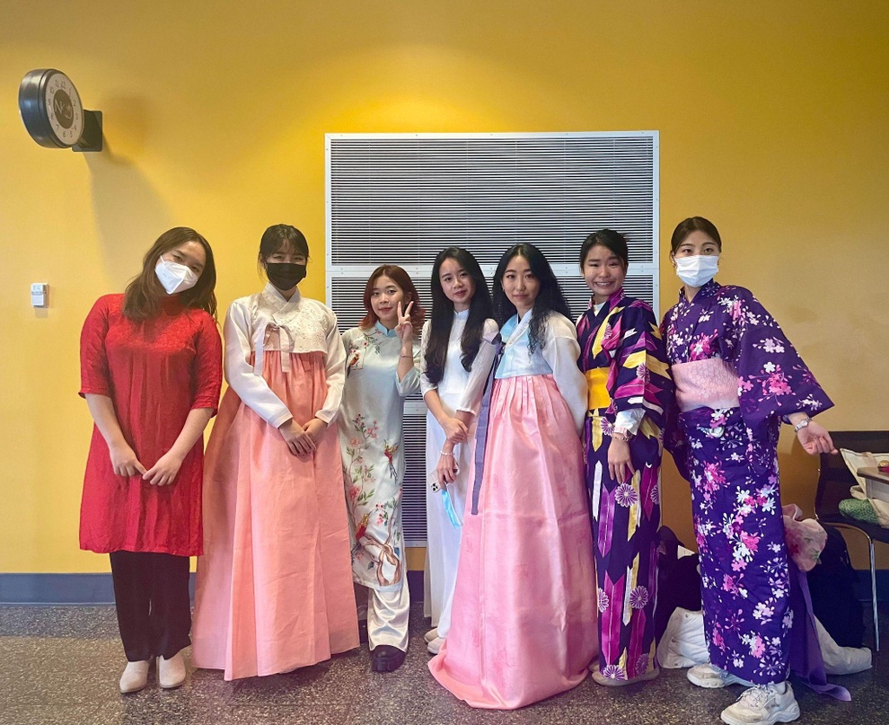 Thầy Hiệu trưởng trường Northern Kentucky University, Mỹ và sự ưu ái dành cho DHS Việt - 2 Thầy Hiệu trưởng trường Northern Kentucky University, Mỹ và sự ưu ái dành cho DHS Việt - 2