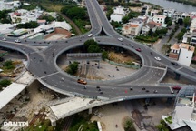 Nút giao 1.350 tỷ đồng thi công chưa xong đã có dấu hiệu hư hỏng