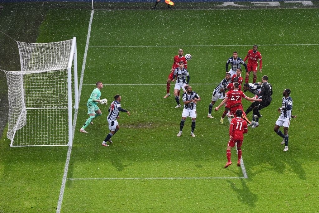 Thủ môn Alisson ghi bàn thắng để đời giúp Liverpool đánh bại West Brom - 6 Thủ môn Alisson ghi bàn thắng để đời giúp Liverpool đánh bại West Brom - 6