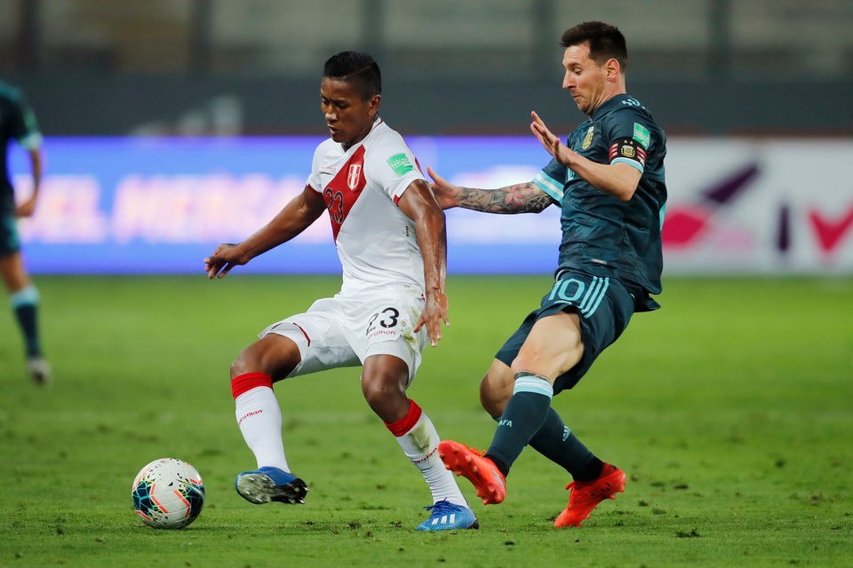 Messi không ghi bàn, Argentina vẫn dễ dàng đánh bại Peru - 1